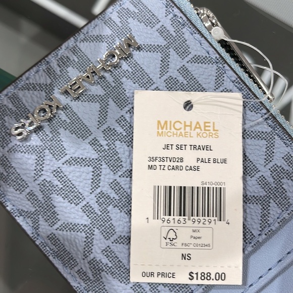 Michael Kors Jet Set Travel Medium Top Zip Card Case Wallet
Pale Blue 
NWT - Picture 12 of 16